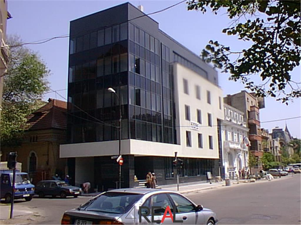 Cladire de birouri de vanzare Polona/Eminescu