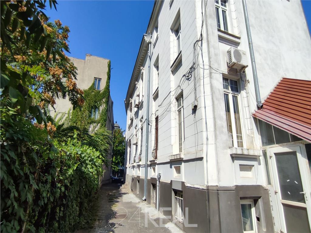 Apartament duplex in vila de vanzare - pretabila birouri/rezidential