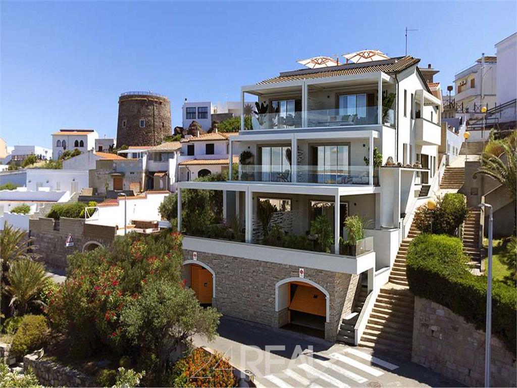 Apartament for sale with sea view, private garden