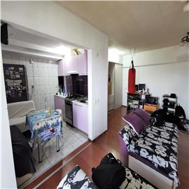 Apartament 3 camere de  vanzare, metrou Gorjului, Bloc reabilitat